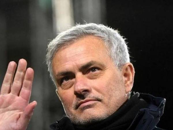 Mourinho bị Roma sa thải